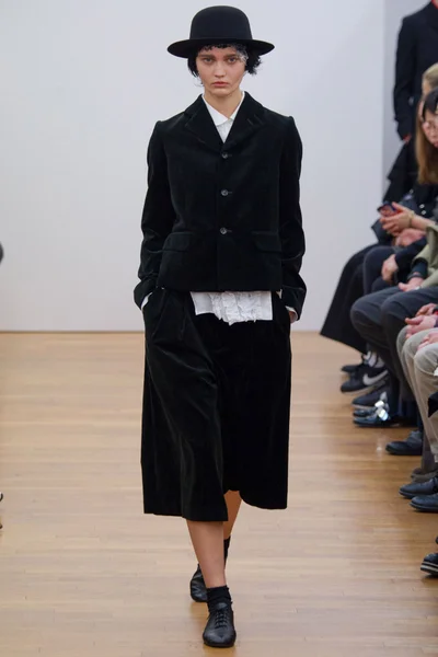 Look 1